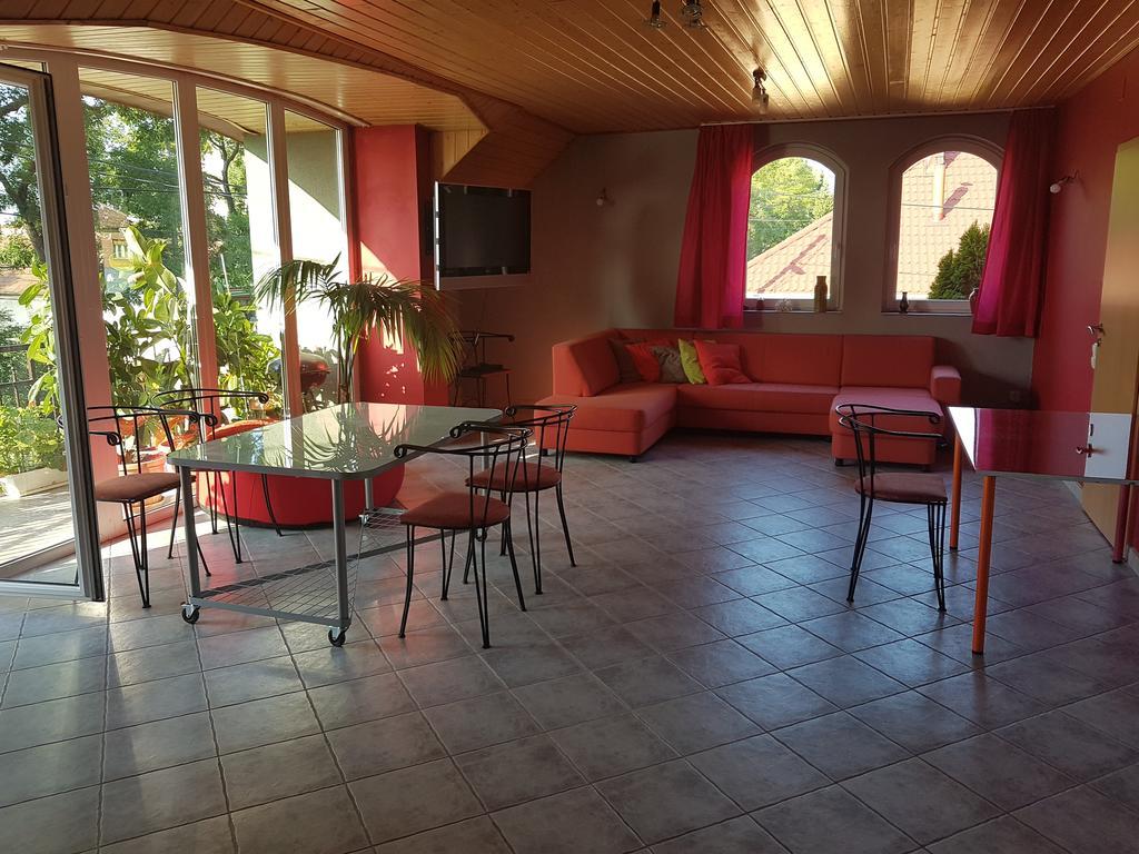 Szigeti Apartmanhaz Pécs Exterior foto